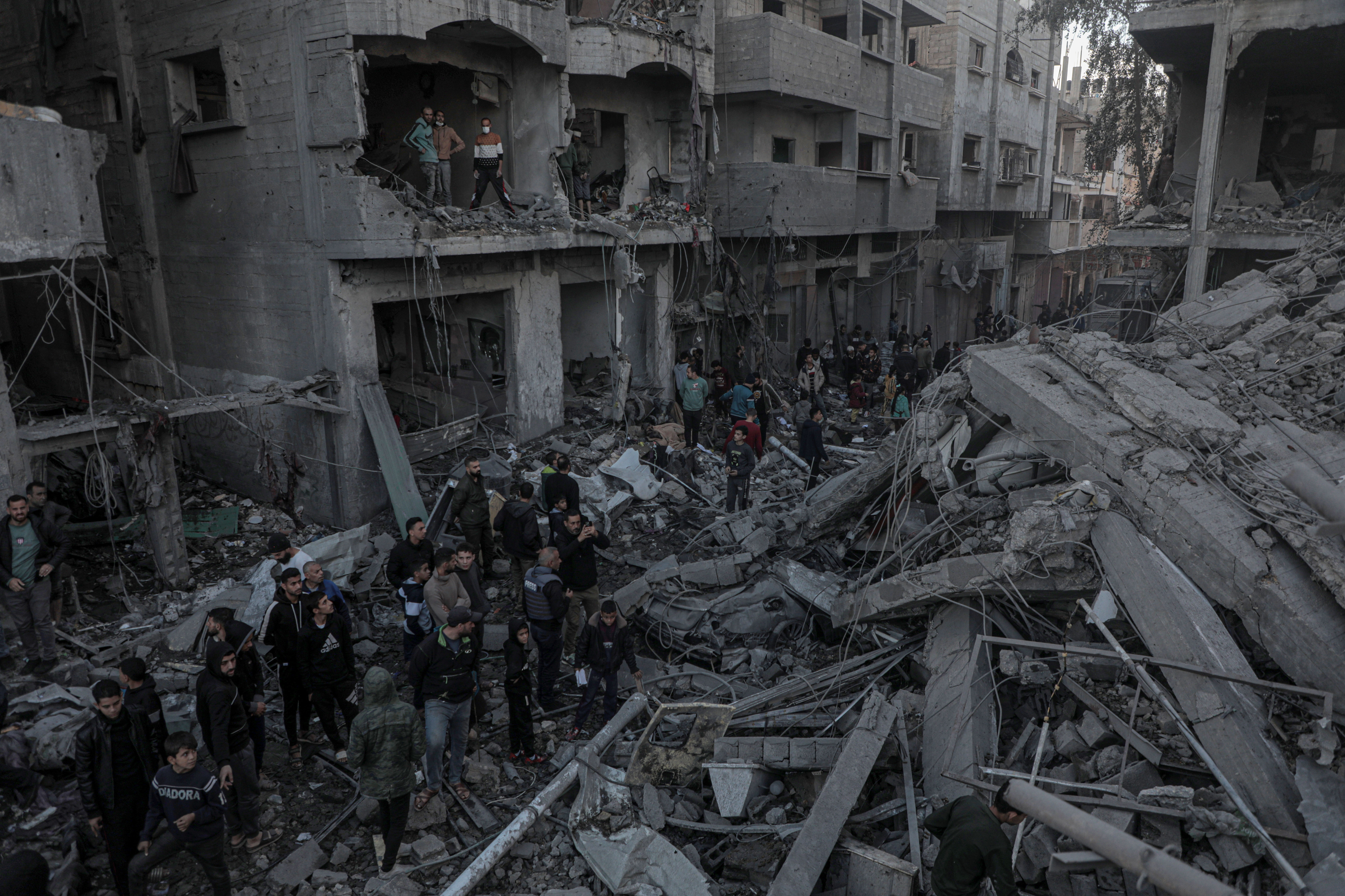 Edificio destruido por ataques de Israel en el campo de refugiados de Nuseirat, Gaza. EP.