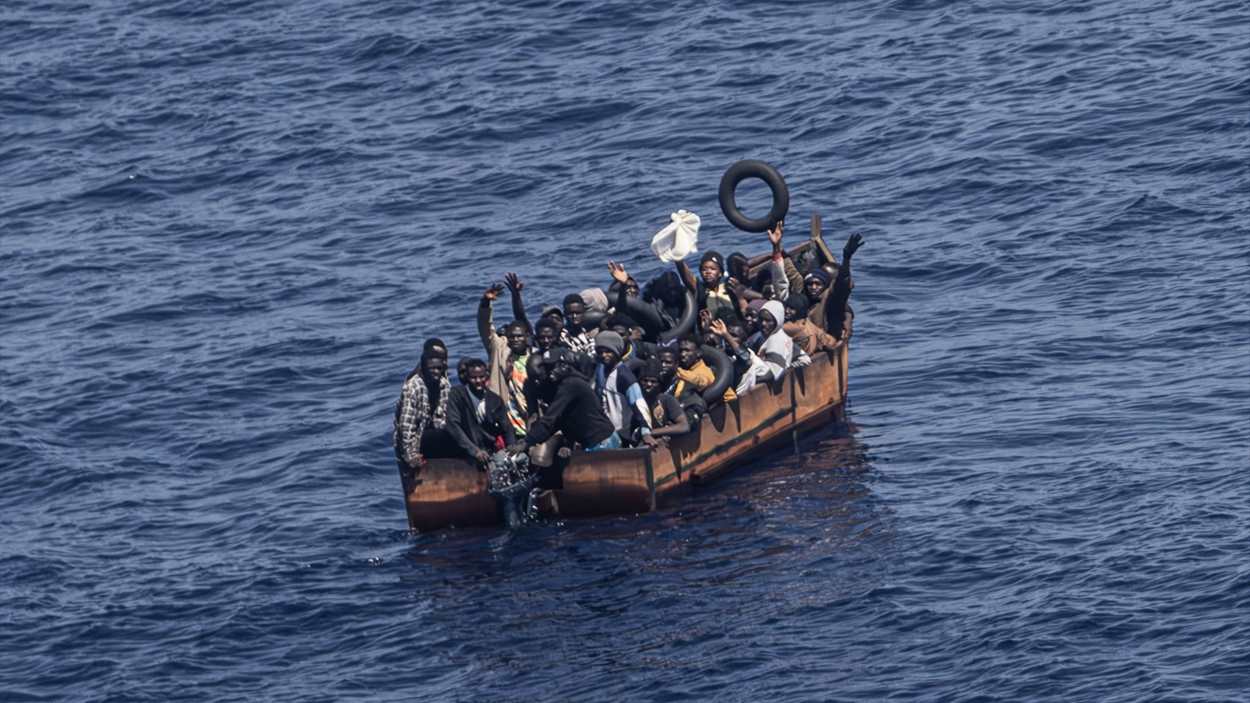 Migrantes rescatados cuando trataban de llegar a la isla italiana de Lampedusa en el mar Mediterráneo desde la costa norte de África en 2023, EuropaPress