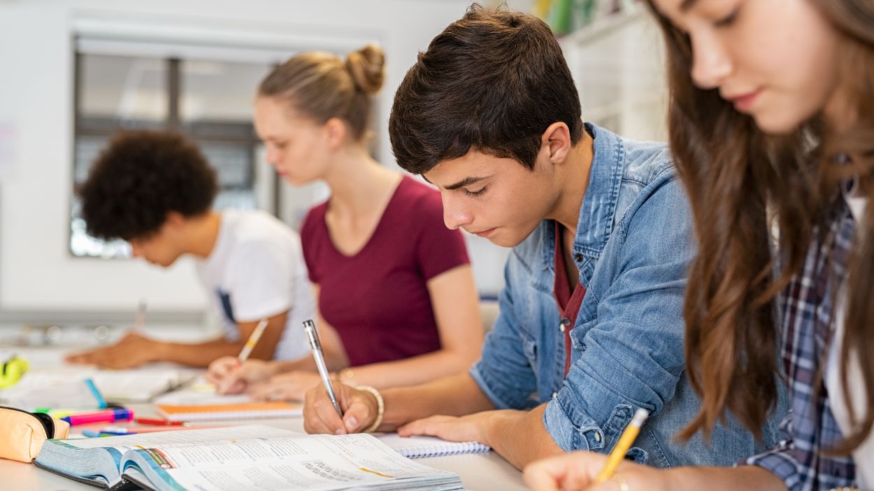 Universia ofrece pistas a los jóvenes indecisos para elegir su futuro académico